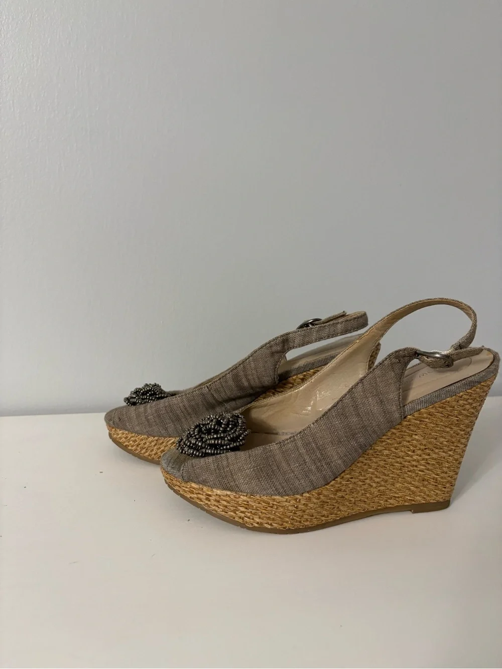 Andrew Geller Linen Rose Peep Toe Slingback Wedge Sandals Earthy Coquette Size 6